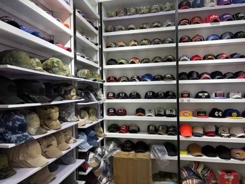 黄楚开展助企服务活动